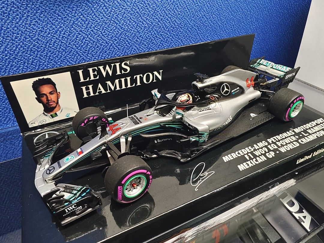 Minichamps w09 top