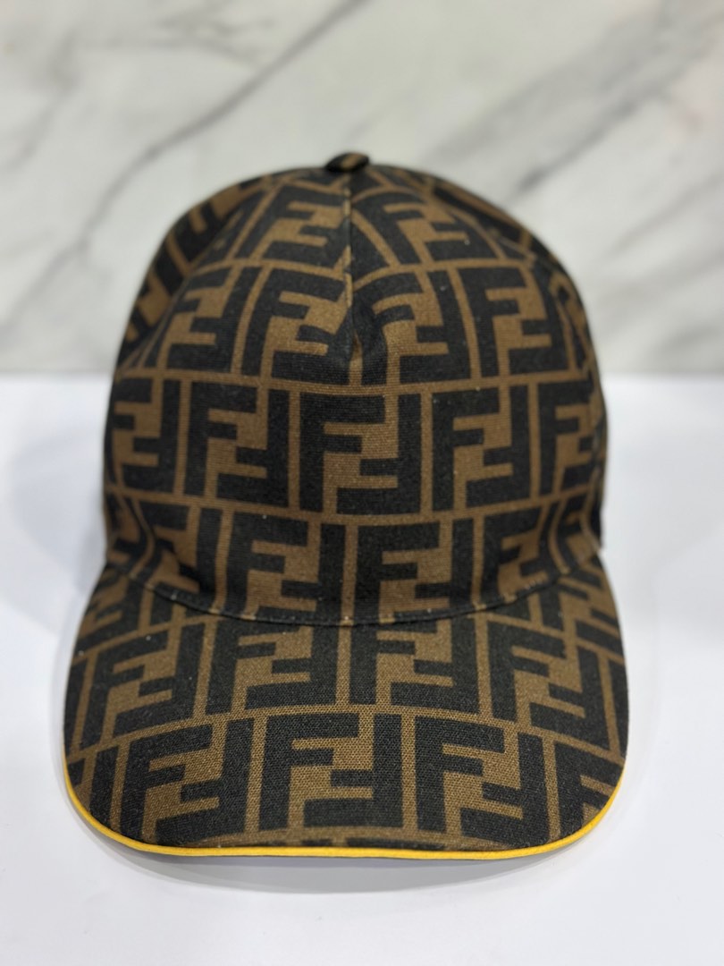 Cap shop fendi original
