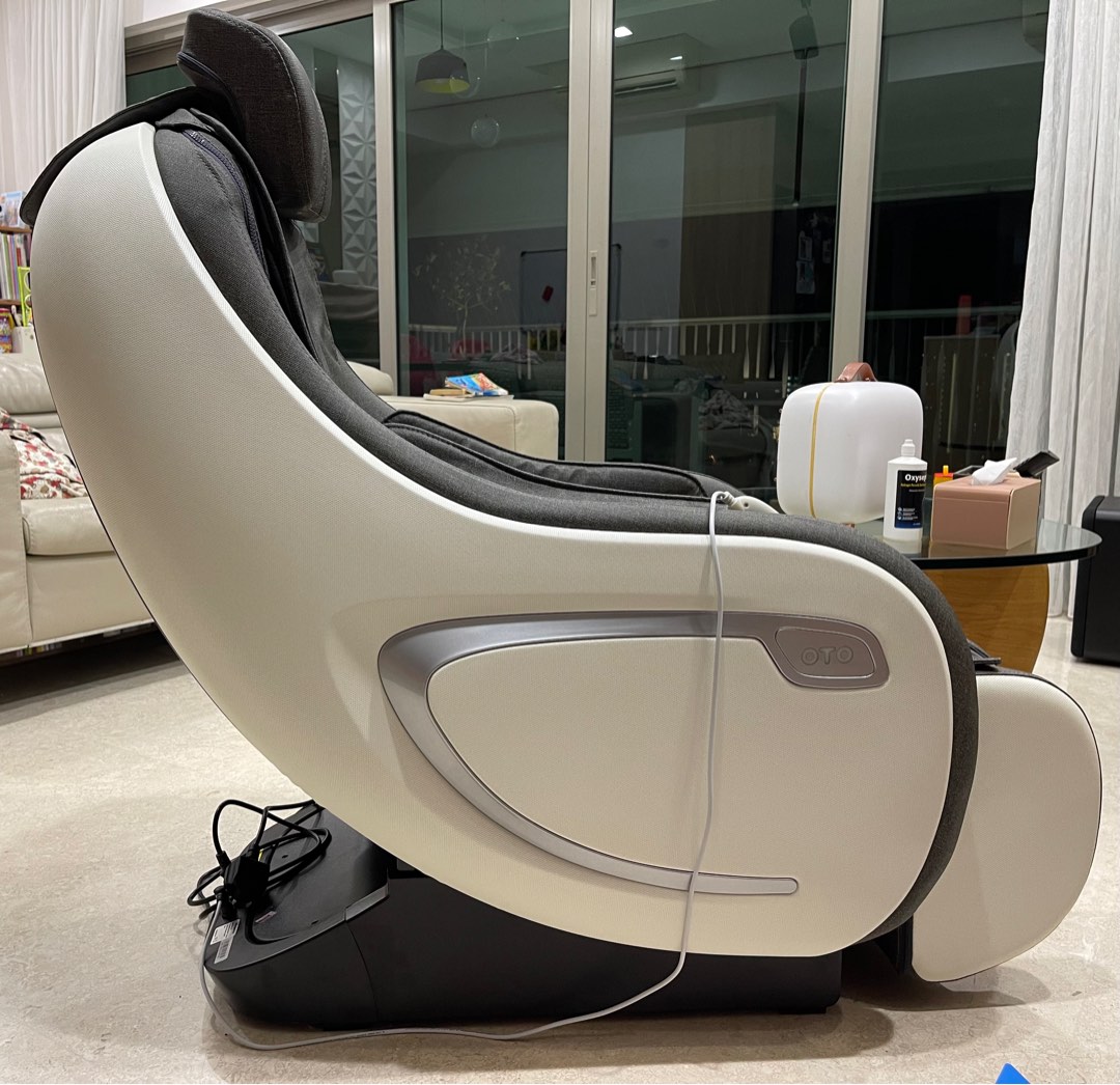 OTO Quantum massage chair, Health & Nutrition, Massage Devices on Carousell