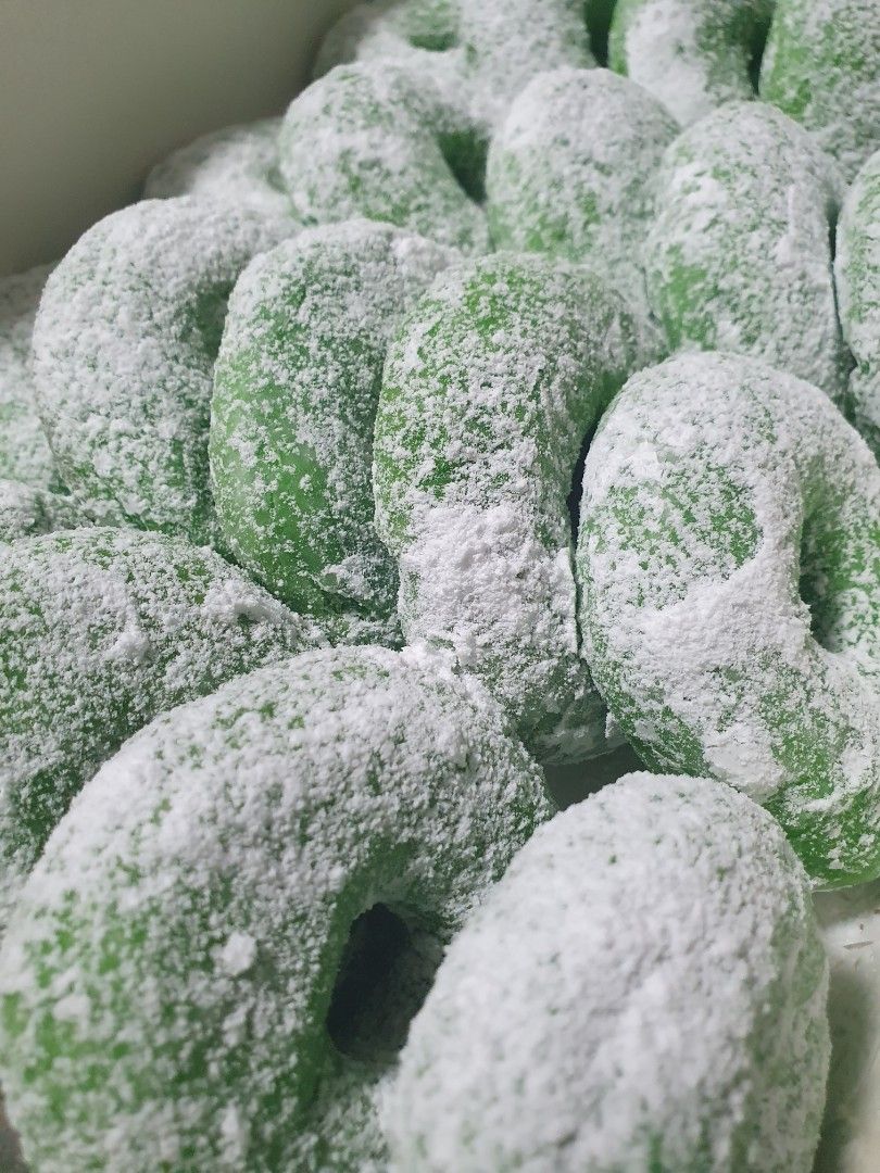 Pandan Donut Food Drinks Homemade Bakes On Carousell