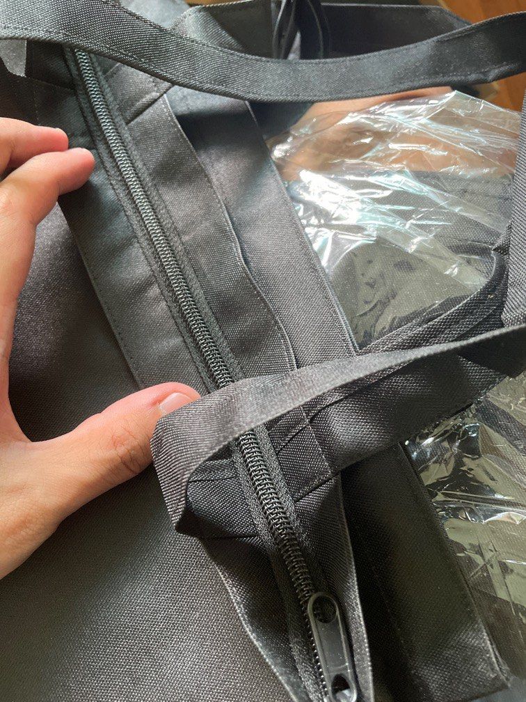 Plain black tote discount bag with zip