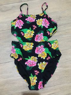 (Category: ) located in . Submitted by Sabs_Preloved (Listing ID 1198607723, Image 1). Description: .