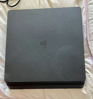 PS4 with screen