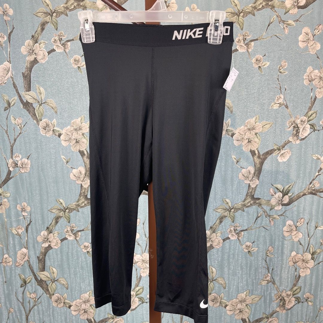 Nike pro leggings, Women's Fashion, Activewear on Carousell