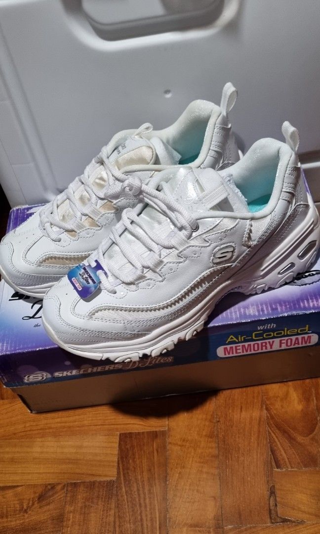Sale] BN Skechers Women Shoes D'Lites White US7, Women's Fashion, Footwear,  Sneakers on Carousell
