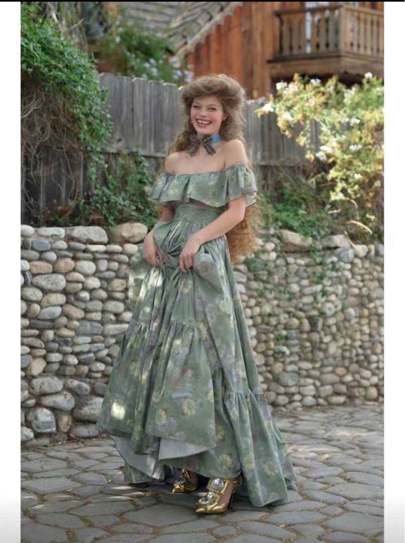 Selkie Romance Novel Cotton Maxi Green Dress chalk florals, Women's  Fashion, Dresses & Sets, Dresses on Carousell