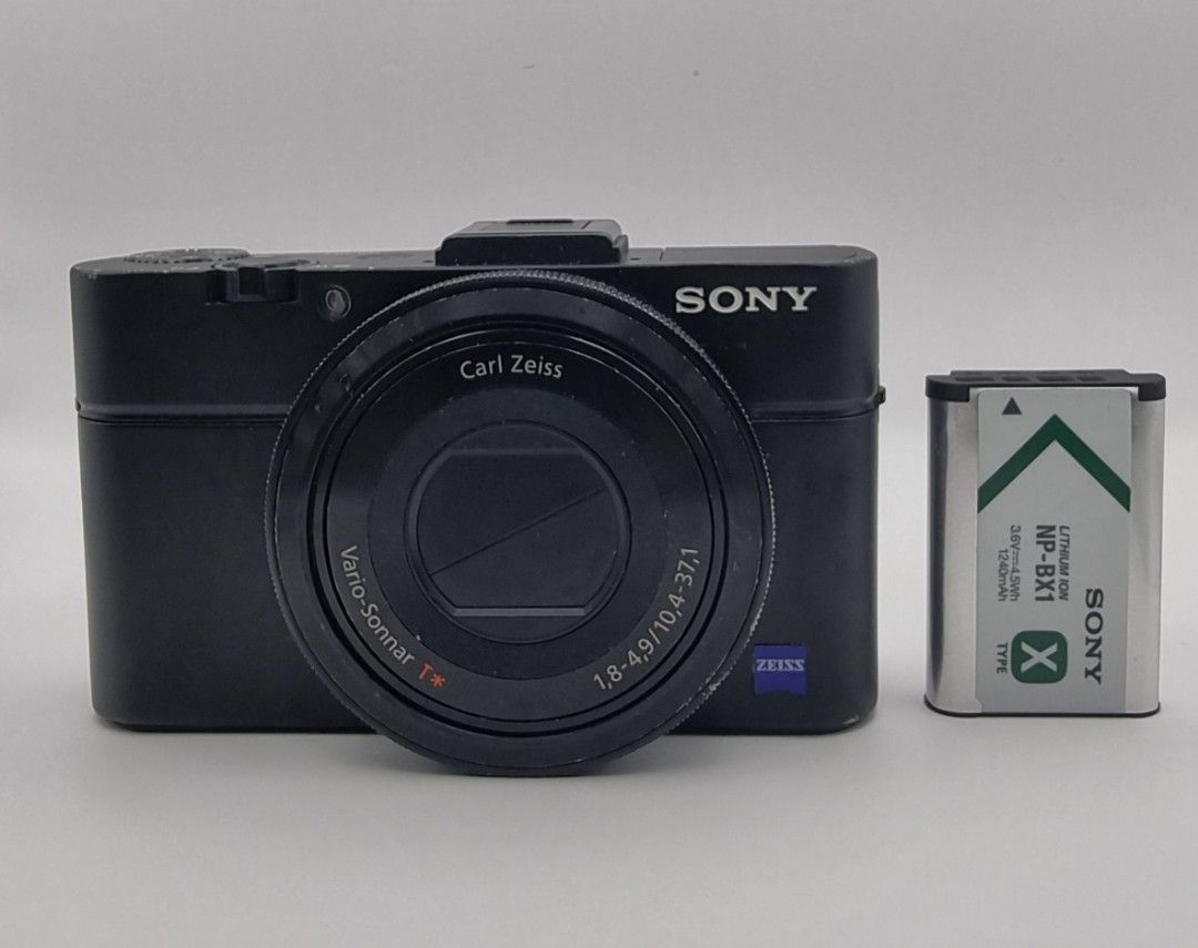 Sony RX100 M2 with Original Battery, Photography, Cameras on Carousell