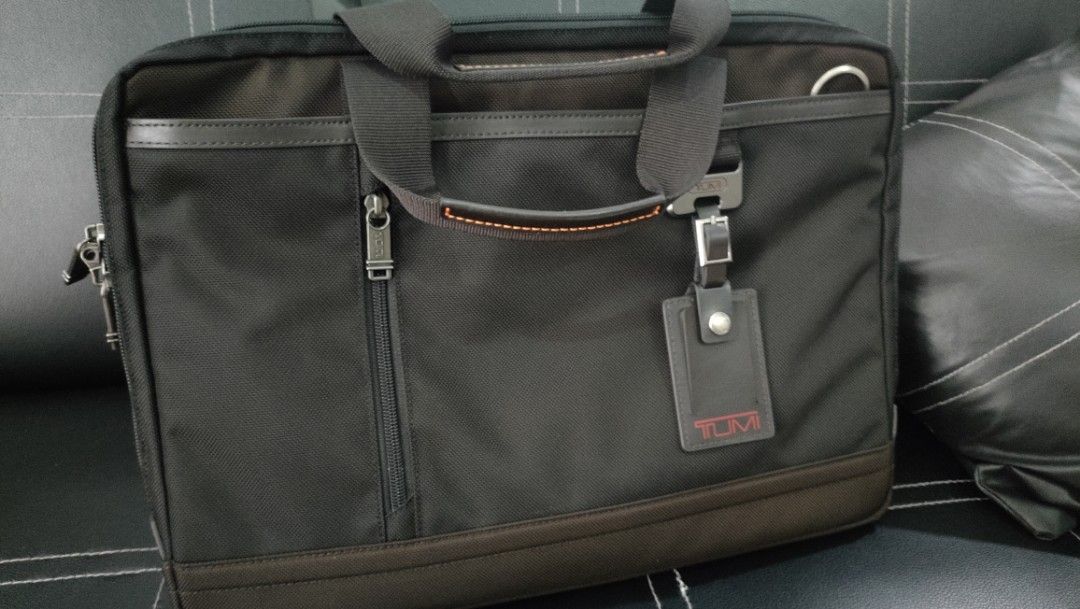 Tas laptop sales tumi original