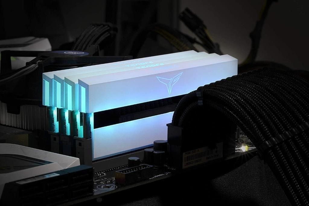 TeamGroup T Force Xtreem ARGB 3200MHz CL16 16GB 2x8GB White DDR4
