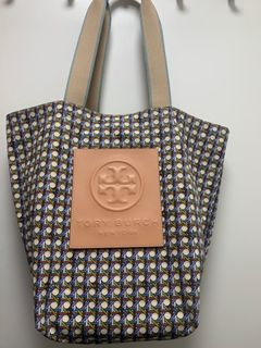 （分類：）位於 。 由 samsontom 提交（商品編號 1198526487，圖片 1）。簡介： 。