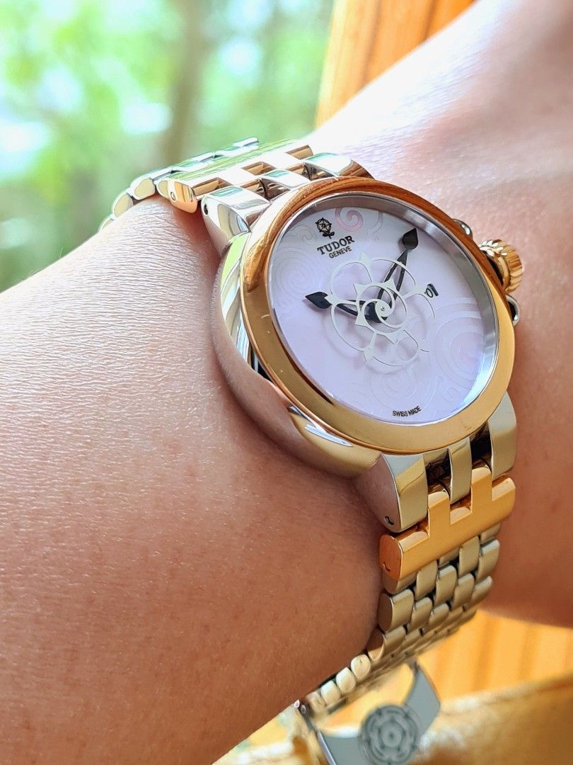 Rose shop gold tudor
