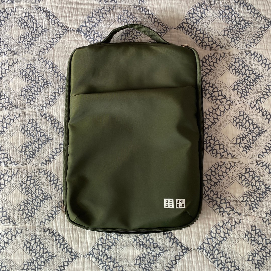 Uniqlo Laptop Case, Computers & Tech, Parts & Accessories, Laptop Bags
