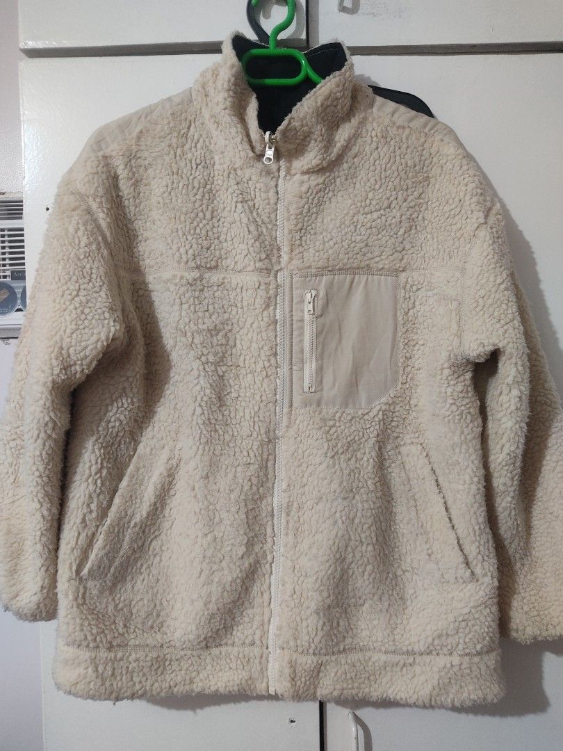 WINTER JACKET UNISEX GLOBAL WORK (Category: Coats, Jackets and Outerwear) located in Pasig City. Submitted by S07613 (Listing ID 1198585713, Image 1). Description: ❗SELLING❗ Global Work Winter Jacket Beige/Cream color UNISEX Reversible Thick but not too heavy Like new No flaws Men: Medium Women: XL P850 bought on ig but never used rfs: not a good fit.