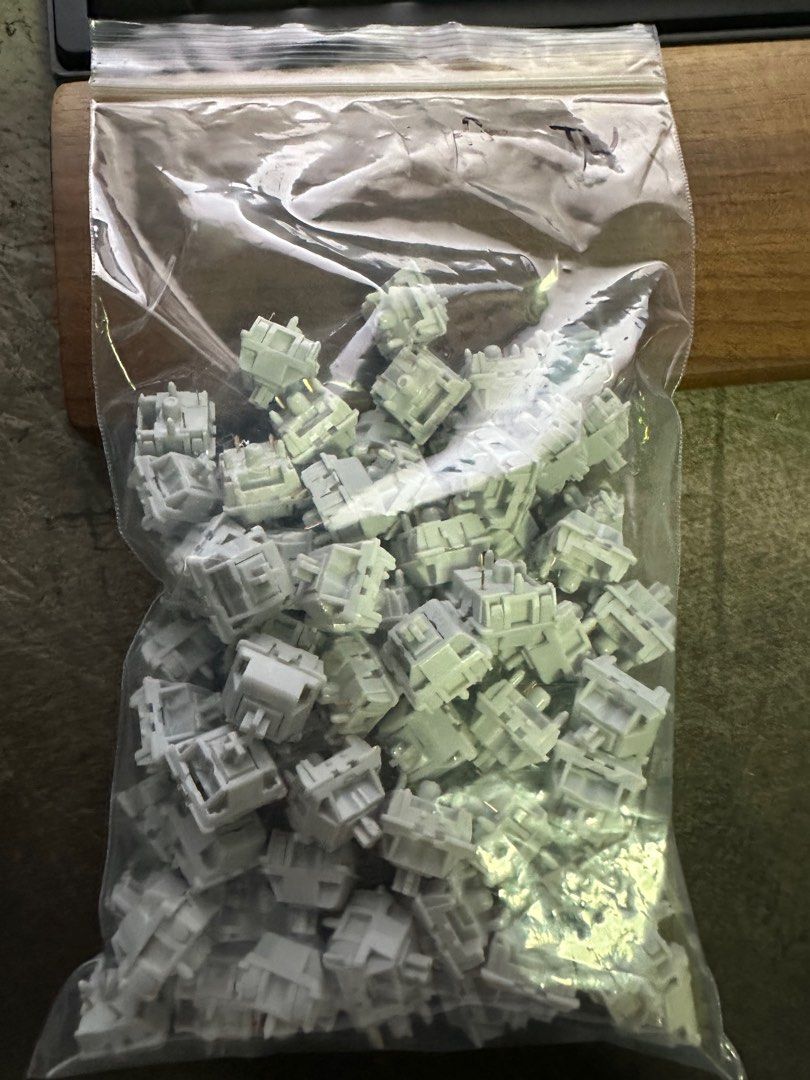 Zaku switch x 90 lubed, Computers & Tech, Parts & Accessories, Computer