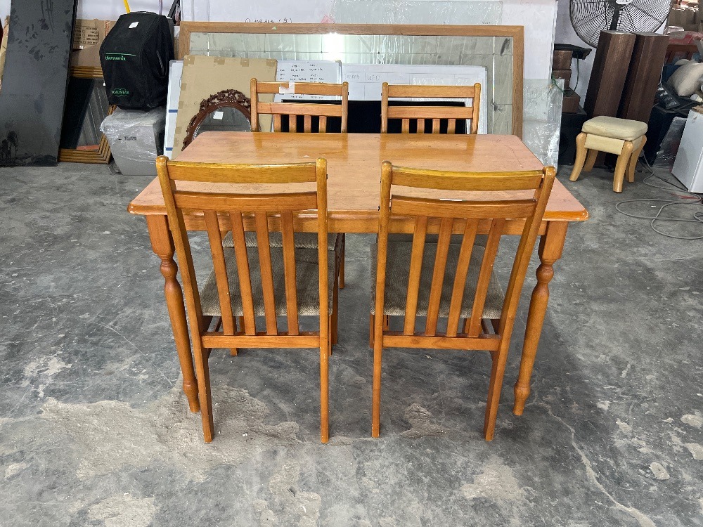 4 Seater Wooden Dining Table set with 4 Chairs / Set Meja Makan Kayu 4 ...