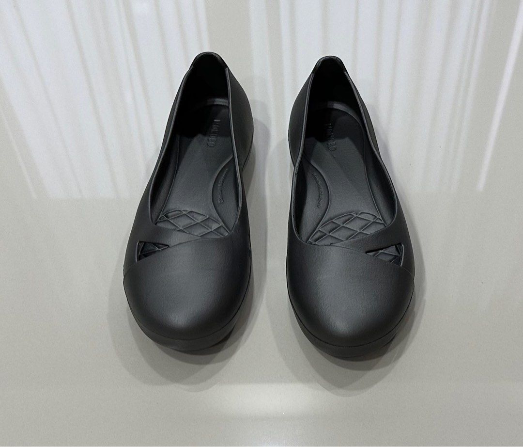Trendy hotsell flats 219