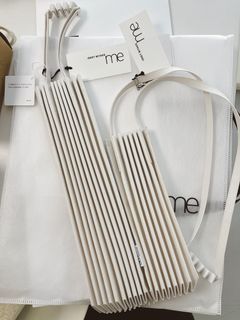 [現貨] 日本me ISSEY MIYAKE 大款樹幹褶皺購物包 附防塵袋 三宅一生 大樹幹褶皺包（白色）