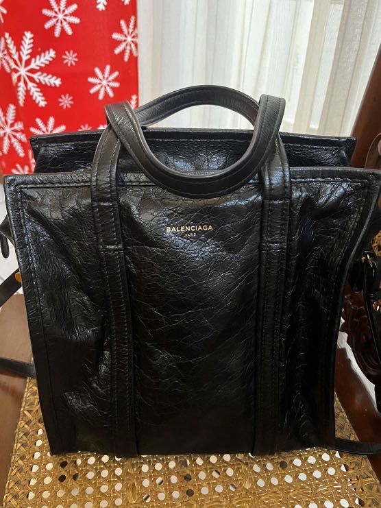 Balenciaga Bazar Shopper (Category: Luxury Bags & Wallets) located in Quezon City. Submitted by hellogoodbri (Listing ID 1198691831, Image 3). Description: - In excellent condition; rarely used - Authentic.