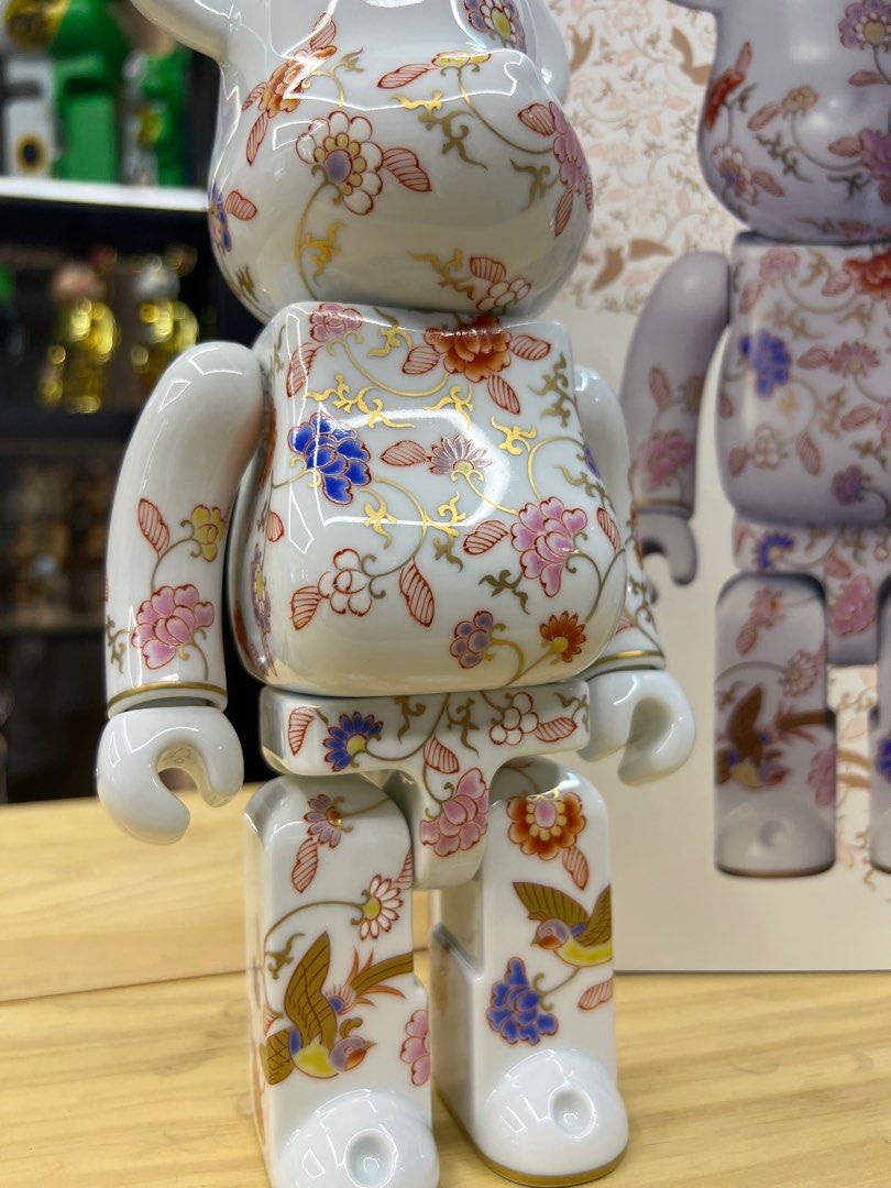現貨有田BE@RBRICK【花鳥紋】400％ 陶瓷bearbrick, 興趣及遊戲, 玩具 