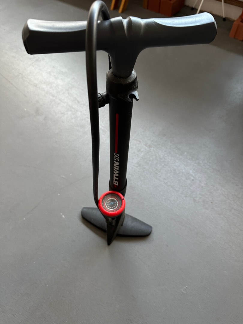 Bicycle pump air pump BTWIN 500 decathlon , Sports Equipment, Bicycles