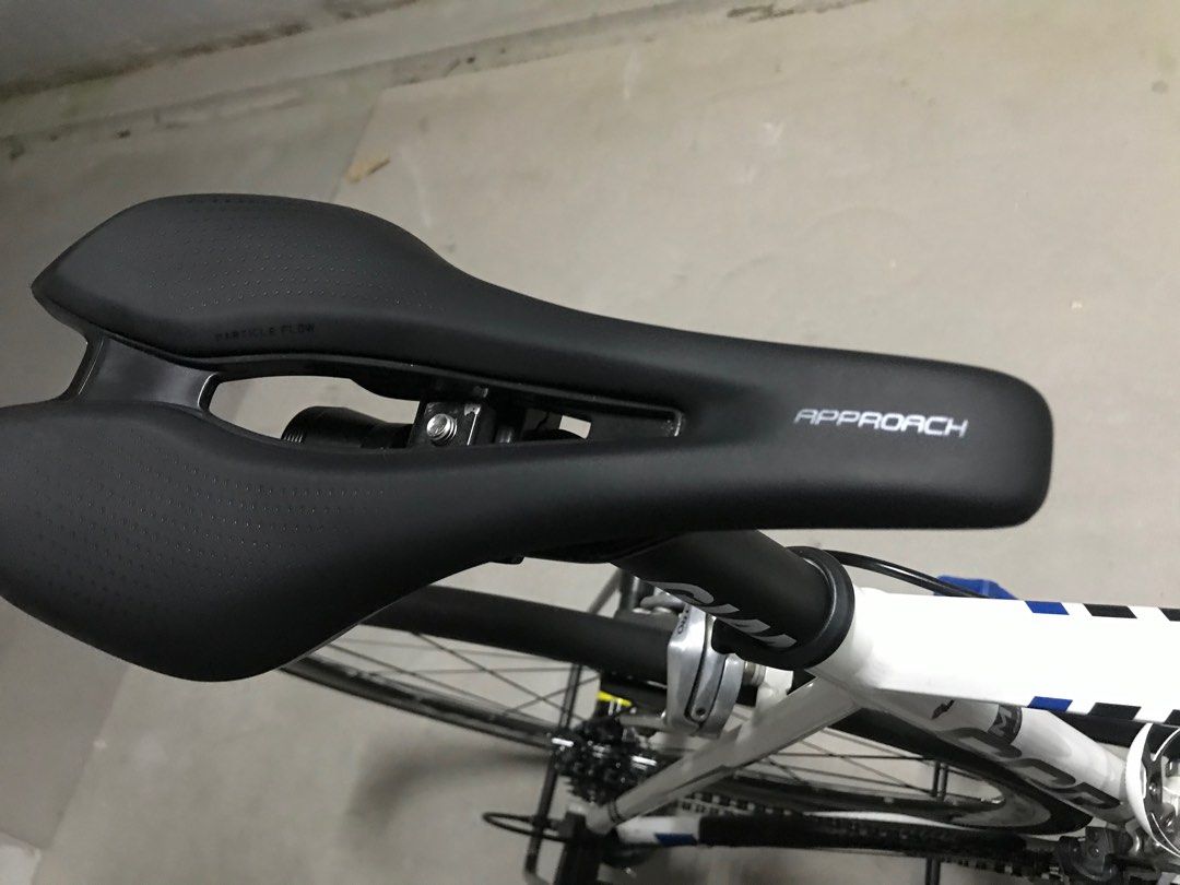 Bicycle seat Giant Approach, Sports Equipment, Bicycles & Parts, Parts