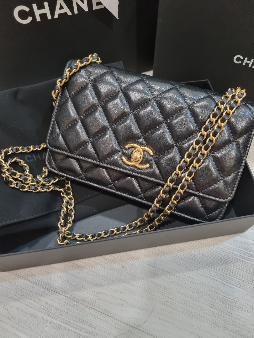 NEW CHANEL 23C Wallet on Chain PEARL BLUE Patent Leather WOC Flap