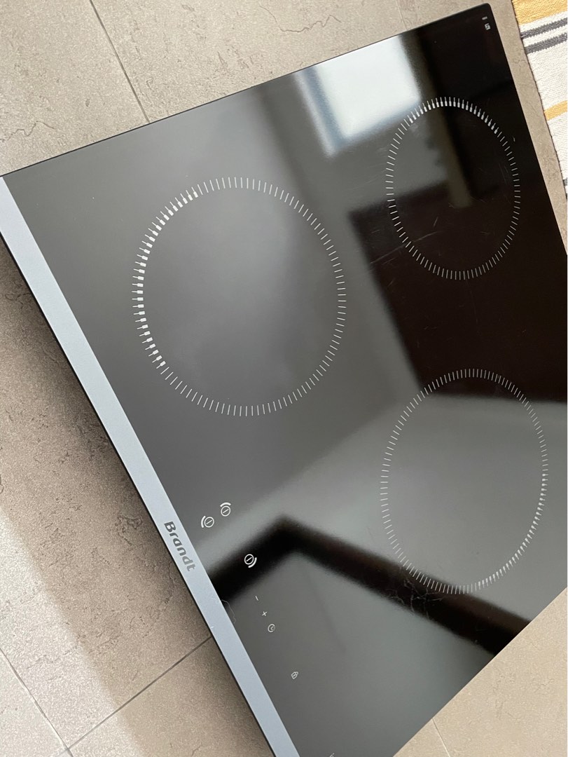 Brandt induction 3 burner suitable for HDB, TV & Home Appliances