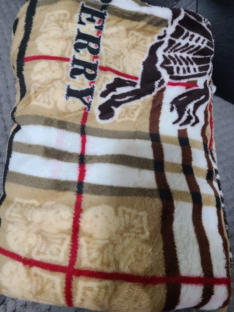 Burberry fleece blanket shop