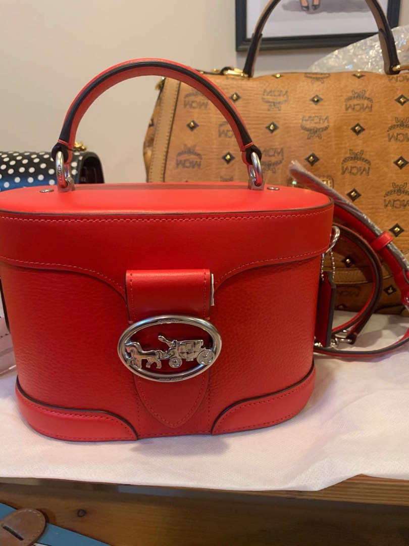 Coach Vanity Bag, Luxury, Bags & Wallets on Carousell
