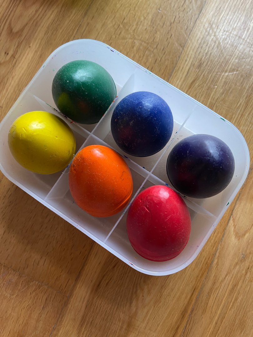 Crayola egg crayons, Hobbies & Toys, Stationery & Craft, Craft Supplies
