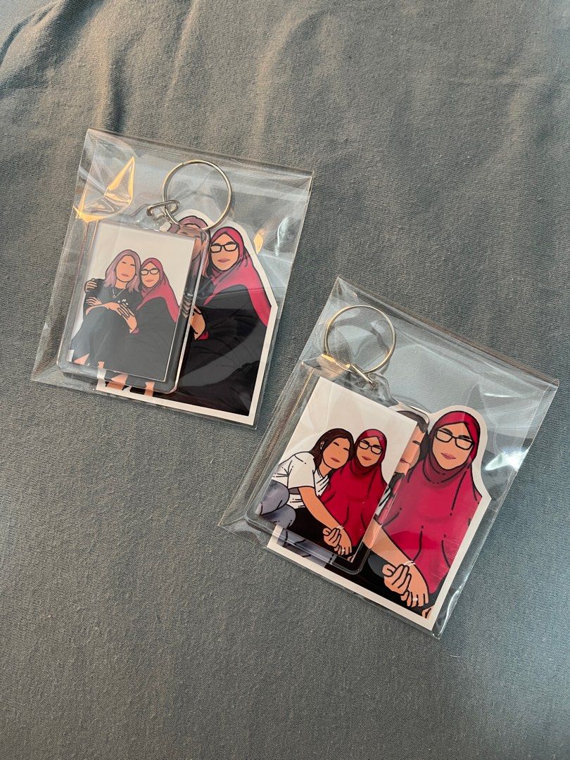 Customized Keychain faceless portrait digital art birthday gift