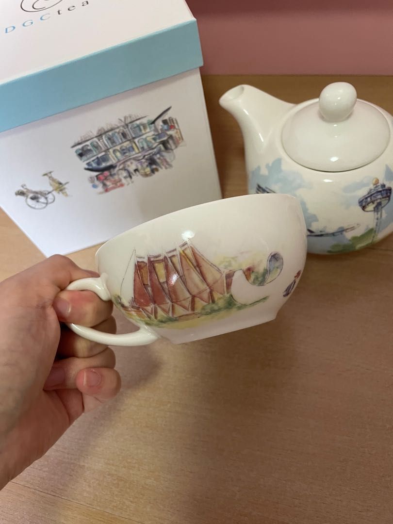 DCG SINGAPORE HERITAGE TEAPOT, Furniture & Home Living, Kitchenware