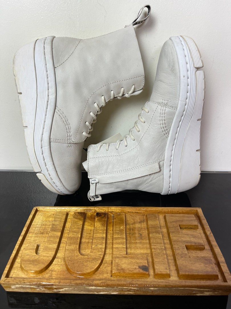 Zarela dr martens top