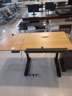 Drating  table with drawer
