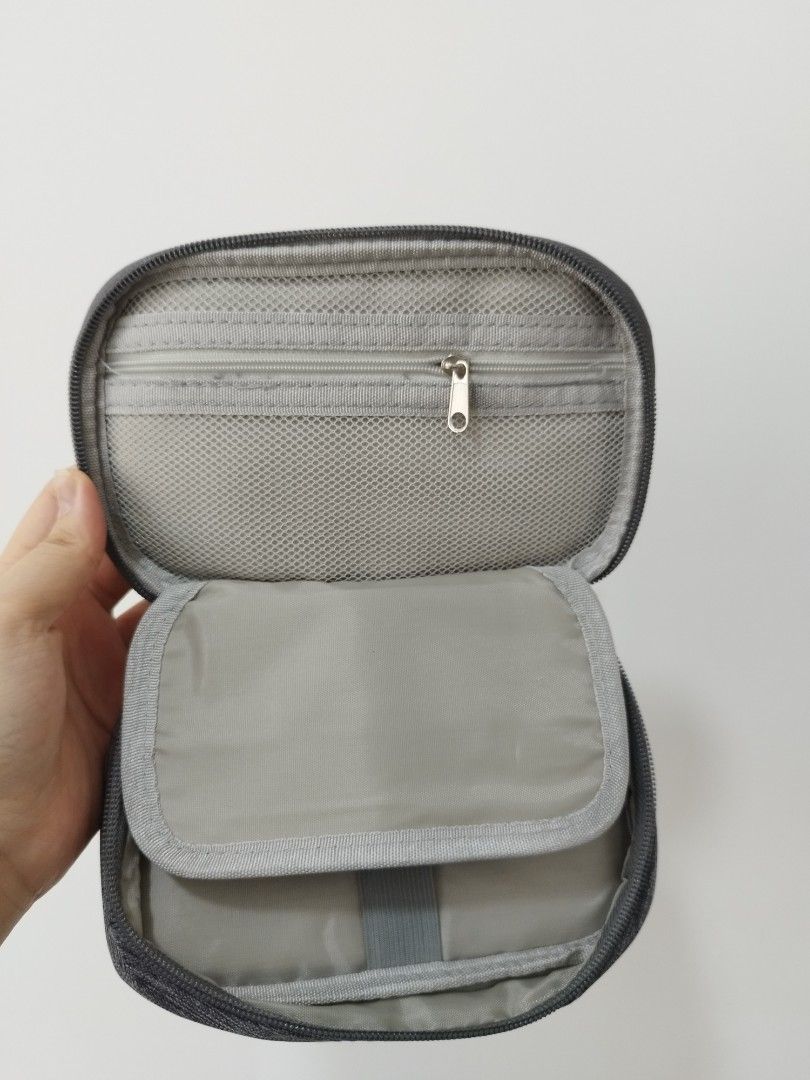 Electronic organiser bags, Hobbies & Toys, Travel, Travel Essentials