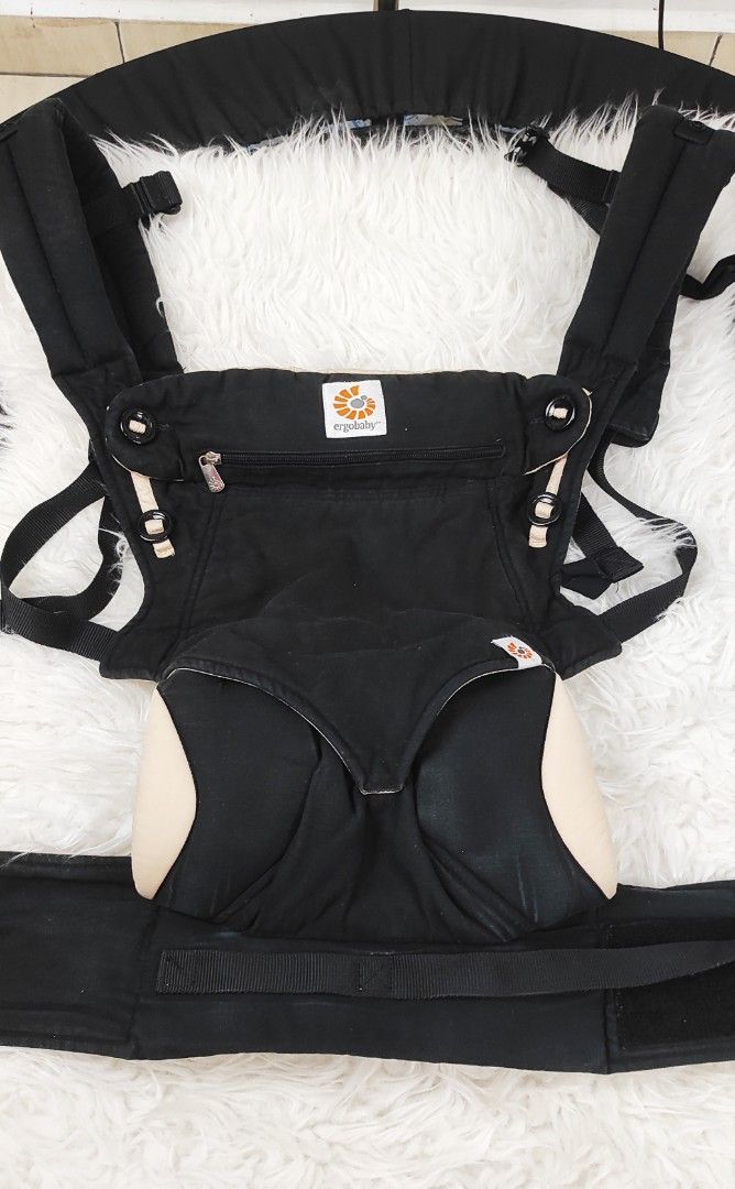 Ergobaby 360 top black and camel