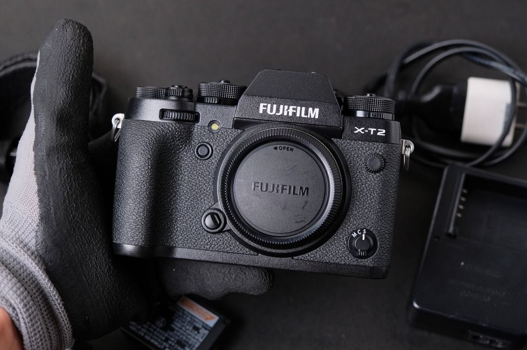 Fujifilm XT2 body only xt2 mirrorless camera, Photography, Cameras on