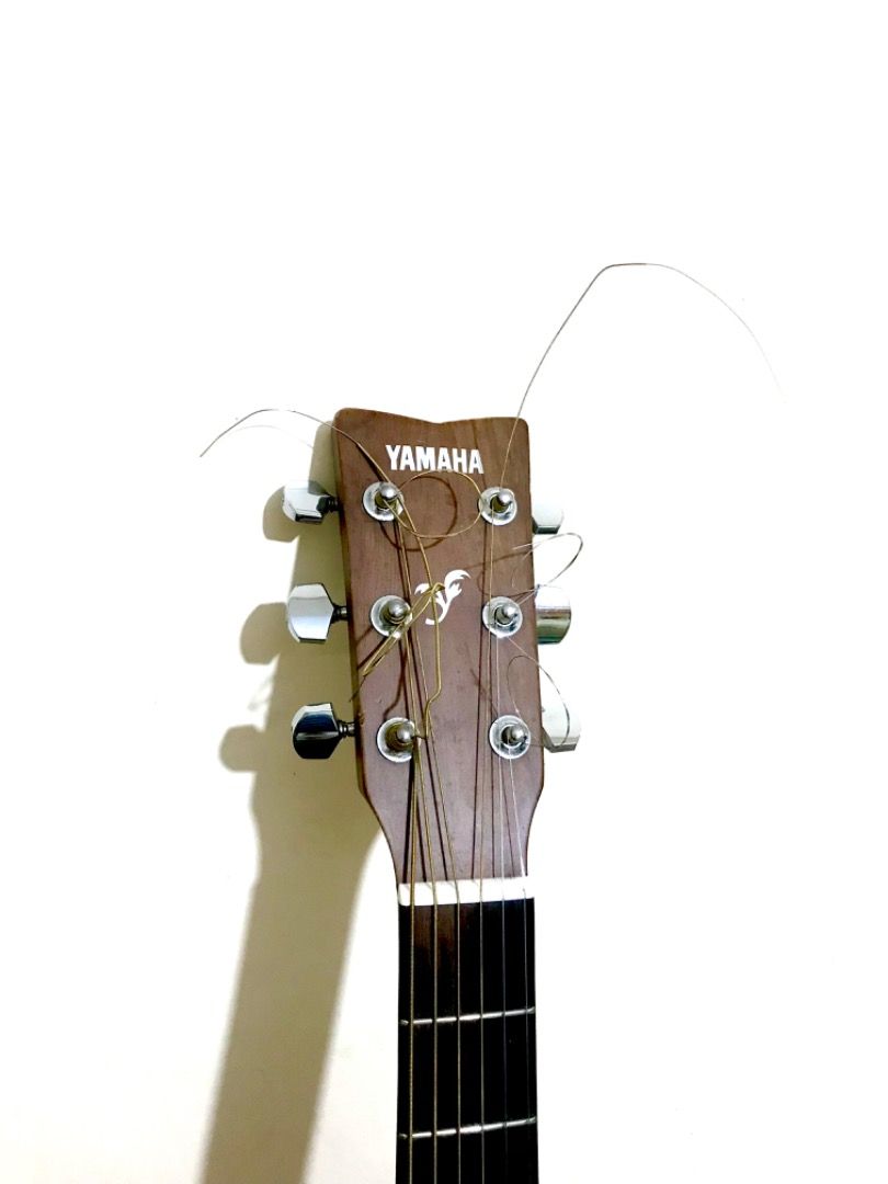 Guitar Acoustic Yamaha, Hobbies & Toys, Music & Media, Musical