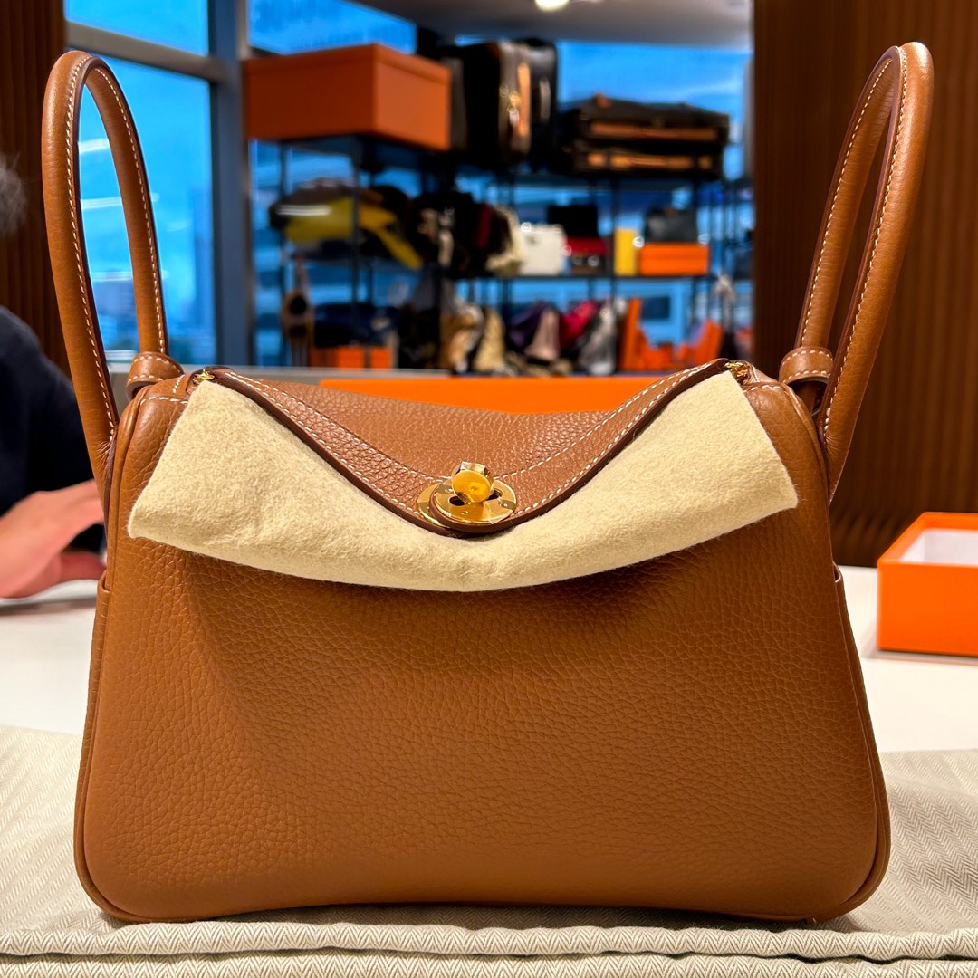 STAMP Z 2021 HERMÈS Lindy 26 Two Tone in Gold Swift Leather Yellow