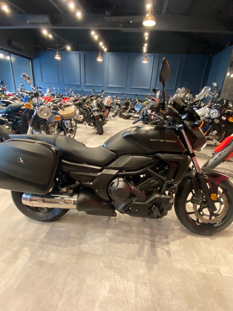 Honda 2025 ctx700 saddlebags
