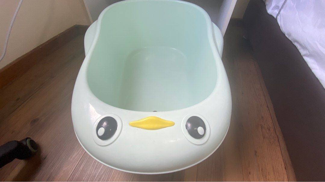 Large Bathtub for Baby, Babies & Kids, Bathing & Changing, Bathtub