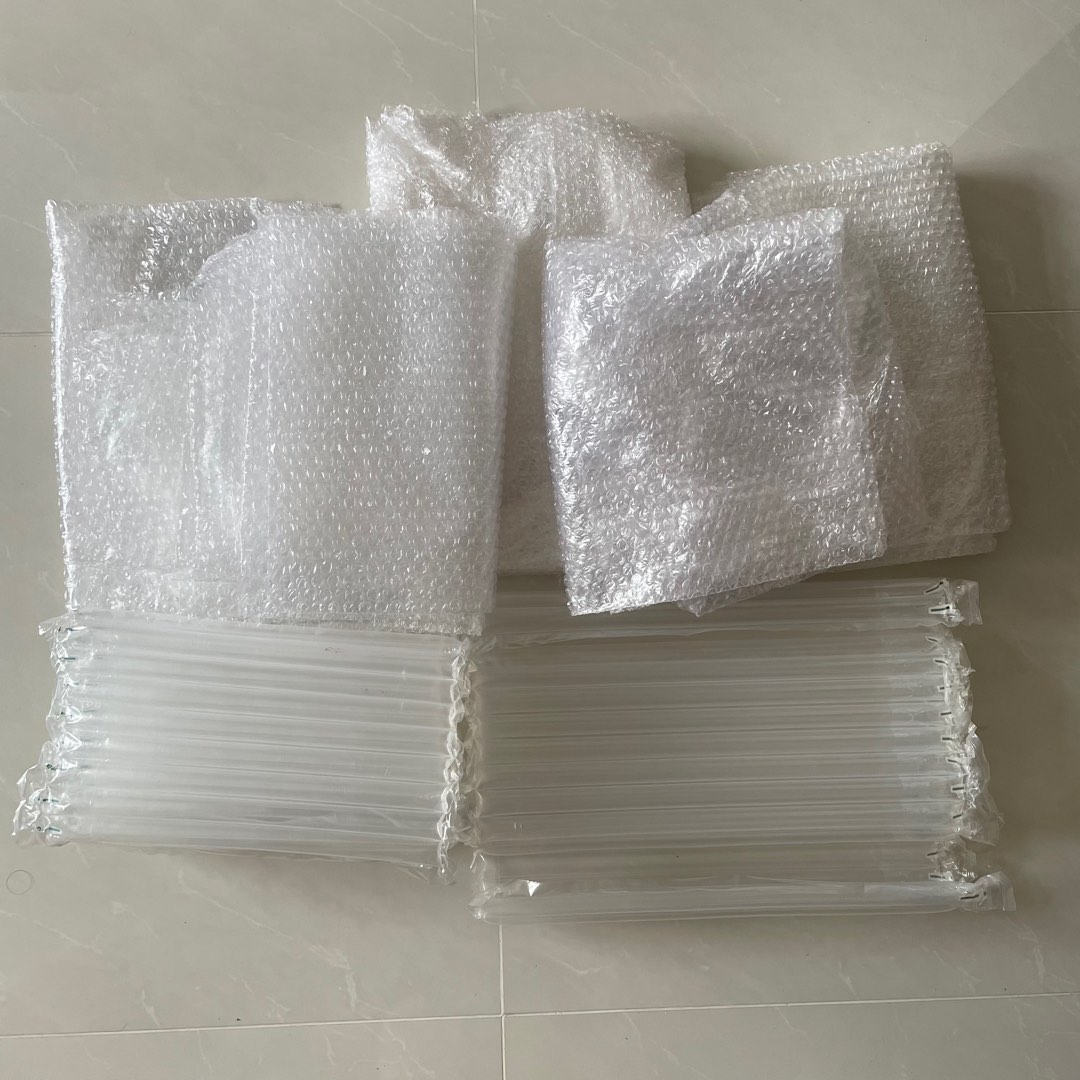 Large bubble wrap + Air pockets, Hobbies & Toys, Stationery & Craft