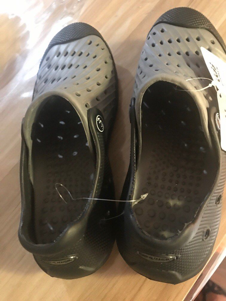 Lazada crocs store