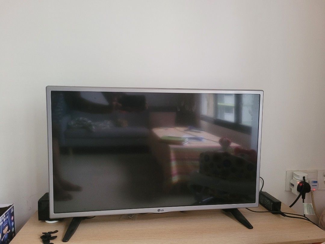 LG smart TV, 32 inch full working condition, TV & Home Appliances, TV