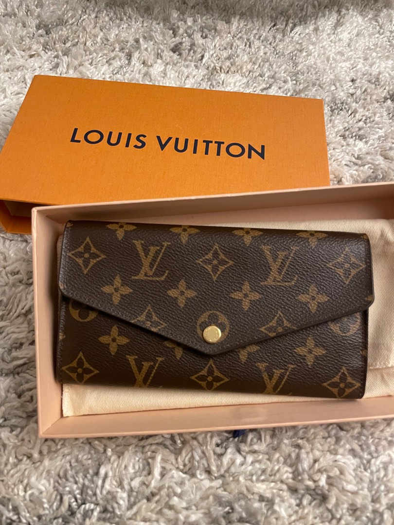 2nd piece is ripping. Bought this Sarah wallet and it's ripping as well! :  r/Louisvuitton