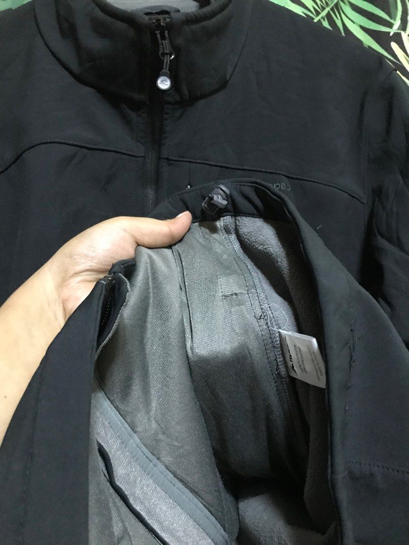 MacPac Jacket, Men's Fashion, Coats, Jackets and Outerwear on Carousell