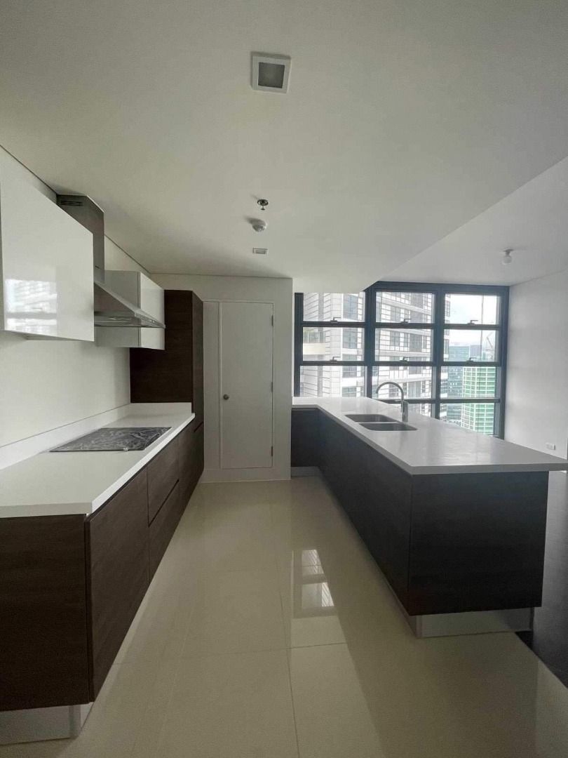 MCO FOR LEASE 2 Bedroom Unit in Garden Tower, San Lorenzo, Makati