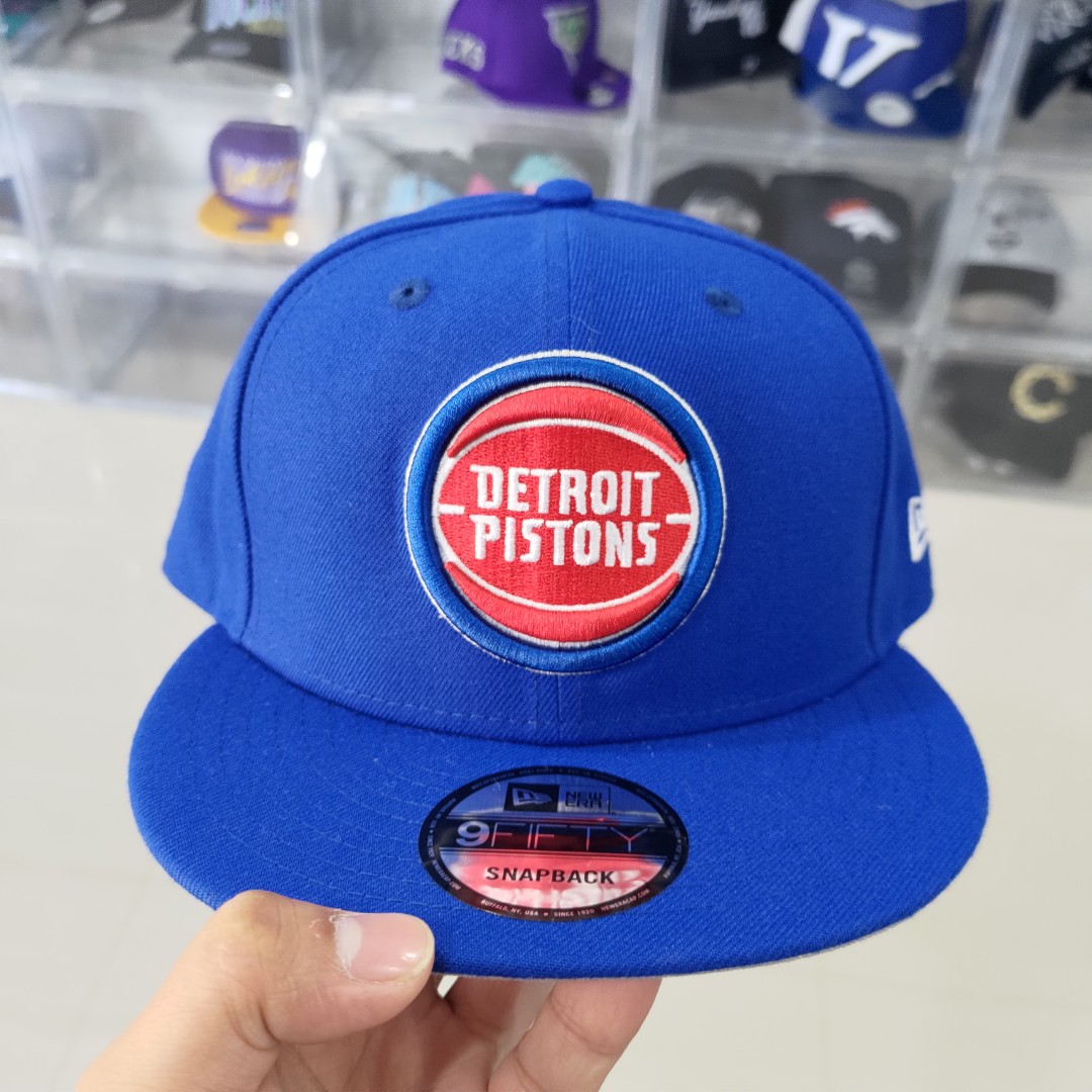Men's New Era White/Blue Detroit Pistons Retro Title 9FIFTY Snapback Hat