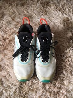 (Category: ) located in . Submitted by hypeofficialstore (Listing ID 1198679645, Image 1). Description: .