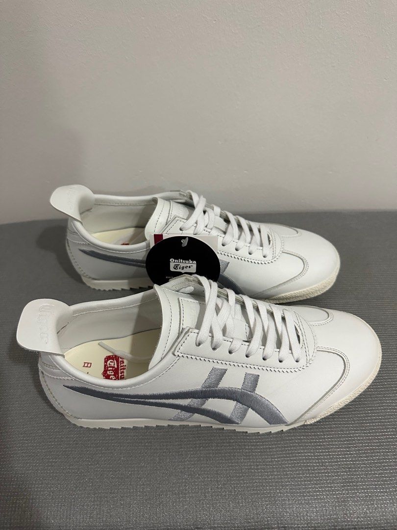 Onitsuka Tiger (Category: Sneakers) located in Singapore. Submitted by veronloo (Listing ID 1198821399, Image 1). Description: Mexico 66 deluxe low top sneakers Size 22.5 White/grey Leather Side stripe detailing Logo-embossed tongue Round toe Front lace up fastening Branded insole Flat rubber sole Nippon made collection Bought the wrong size, it’s too small for me hence selling it.